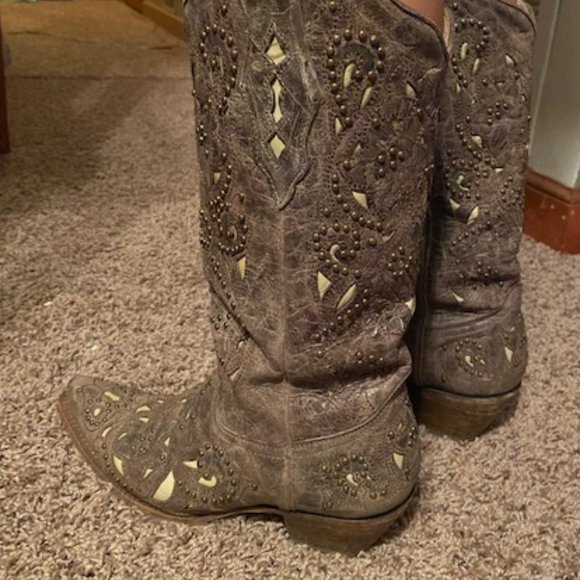 Corral Snip Toe Boots - Brown - Picture 7 of 8